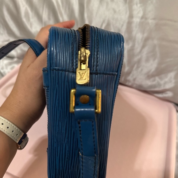 Louis Vuitton Epi Leather Trocadero 24 - Picture 2 of 12